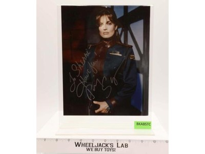 Elizabeth Lochley Babylon 5 Tracy Scoggins AUTOGRAPHED 8x10 Picture