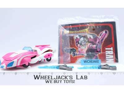 LG-10 Arcee Transformers Legends 30 Years 2015 Tomy Takara Action Figures