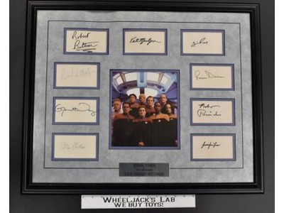 The Crew of the USS Voyager Star Trek: Voyager AUTOGRAPHED Picture Frame